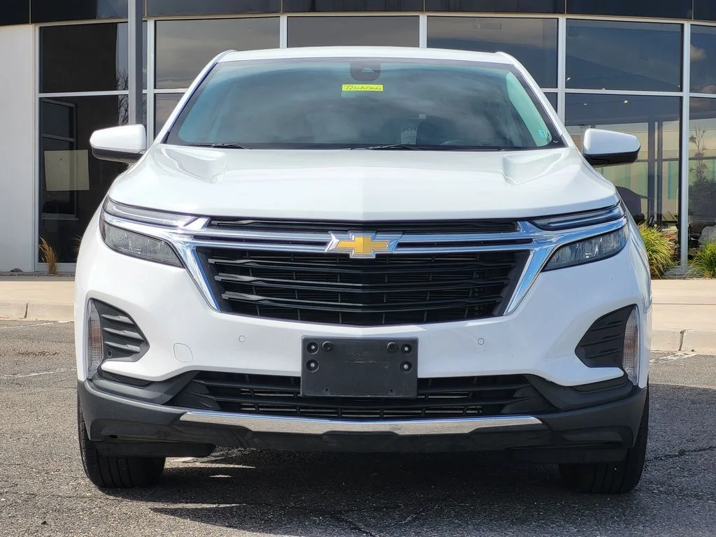 Used 2024 Summit White Chevrolet LT image 3