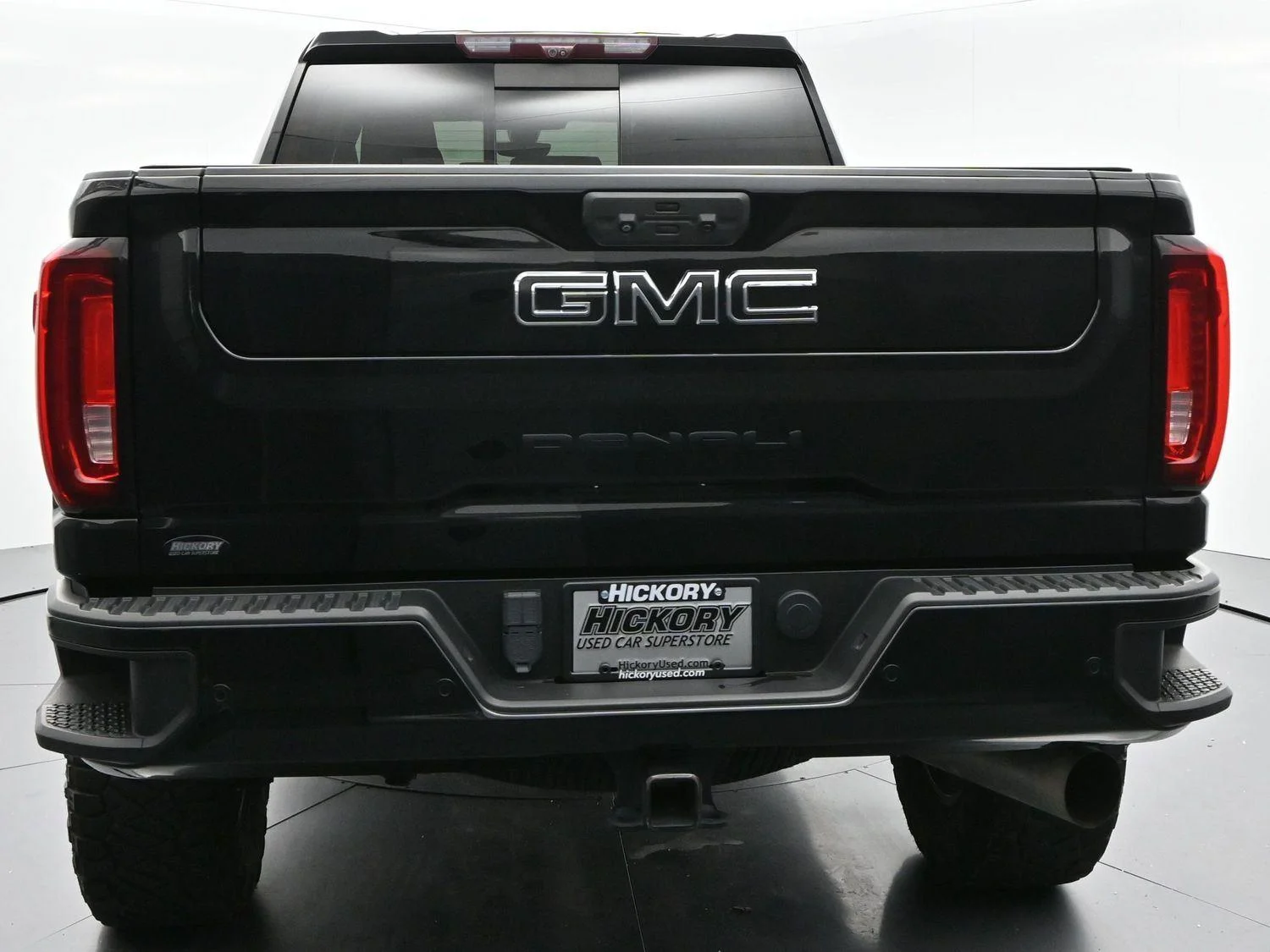 Used 2021 Onyx Black GMC Denali image 6