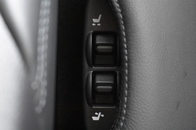 Used 2024 Gray Nissan Performance image 33