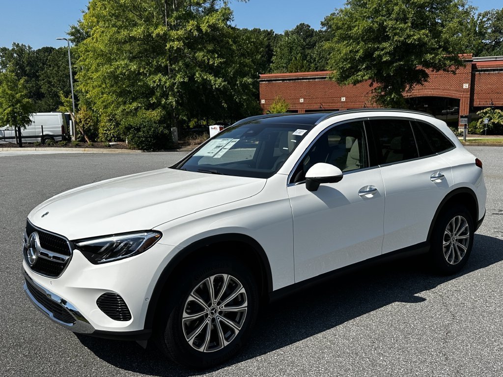 New 2027 Polar White Mercedes-Benz GLC 300 image 41