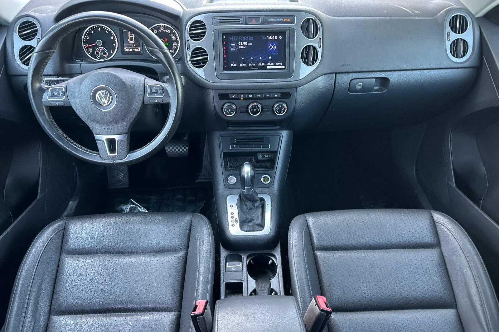 Used 2017 Pepper Gray Metallic Volkswagen S image 12