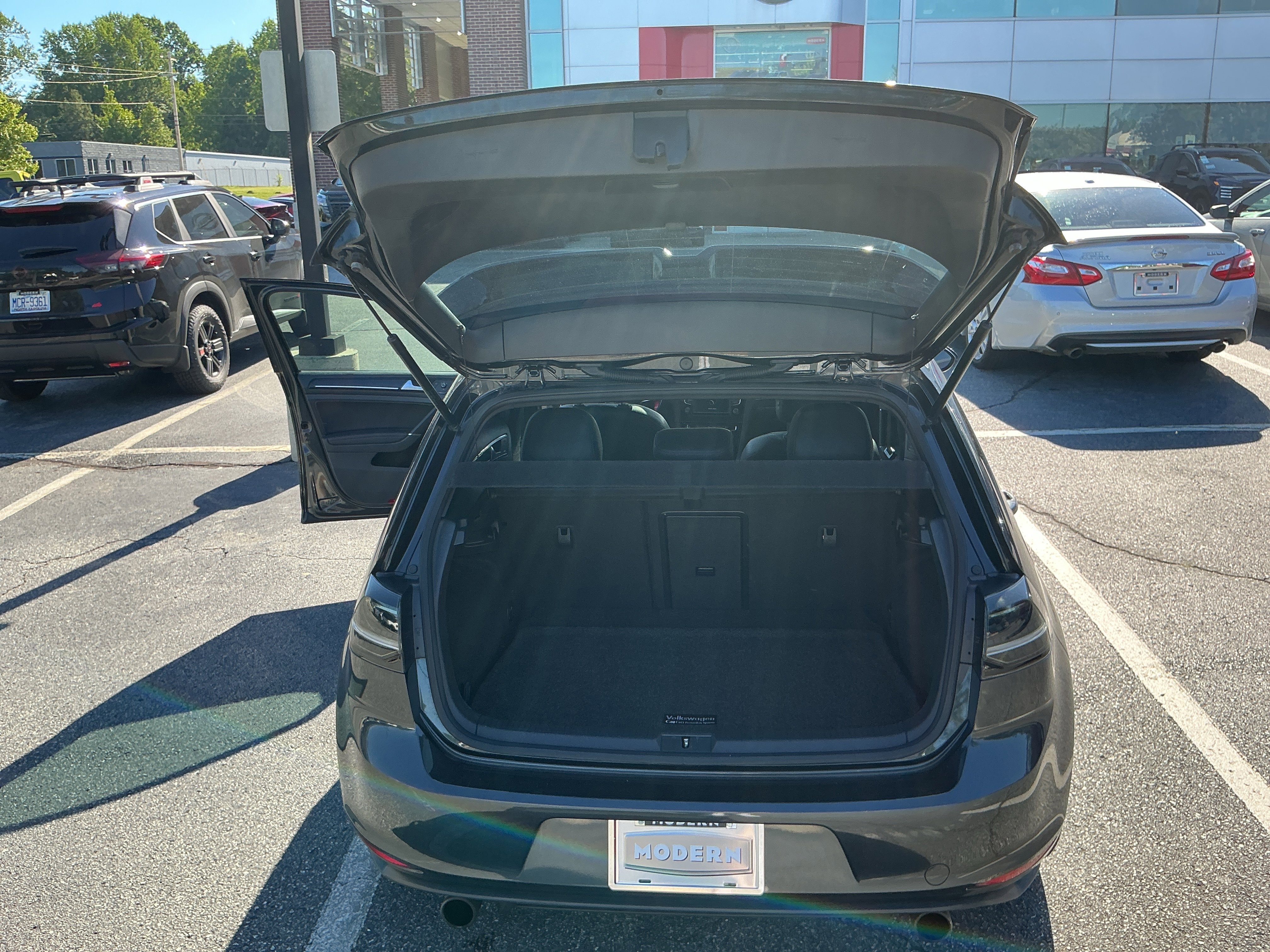 Used 2016 Steel Gray Metallic Volkswagen SE image 22