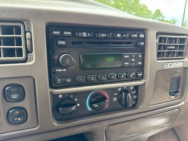 Used 2001 Green Ford Limited image 19