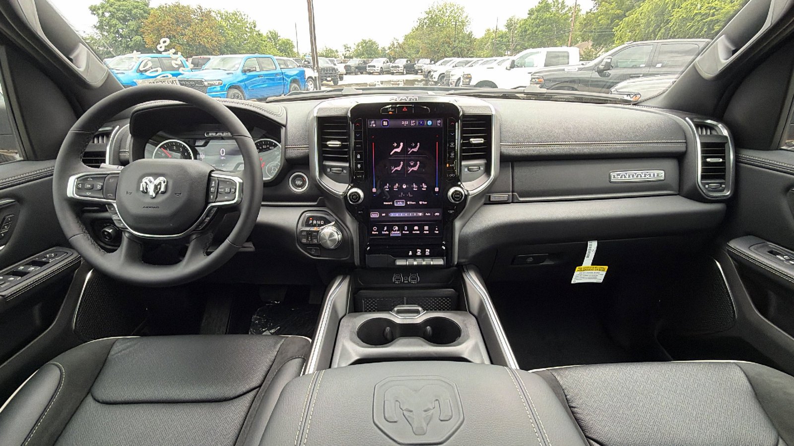 New 2026 Diamond Black Crystal Pearl-Coat Exterior Paint RAM Laramie image 16