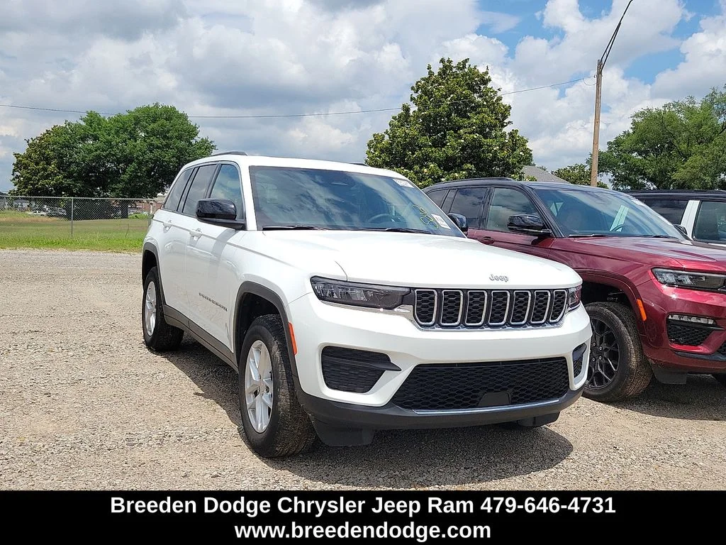 2025 Jeep Grand Cherokee Laredo X's photo