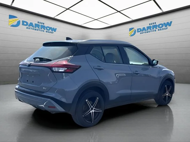 Used 2023 Gray Nissan SV image 5