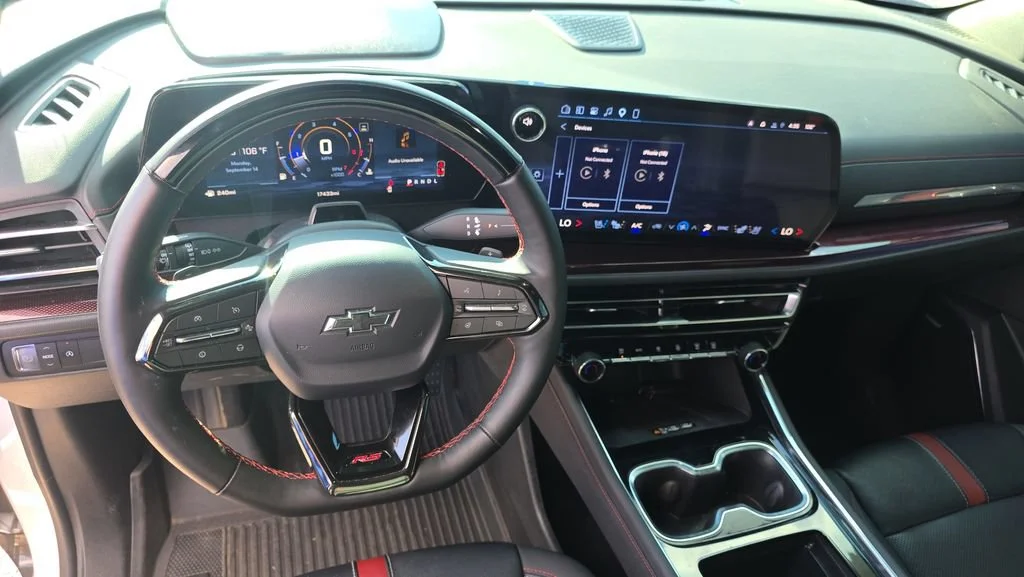 Used 2026 Polar White Tricoat Chevrolet RS image 18