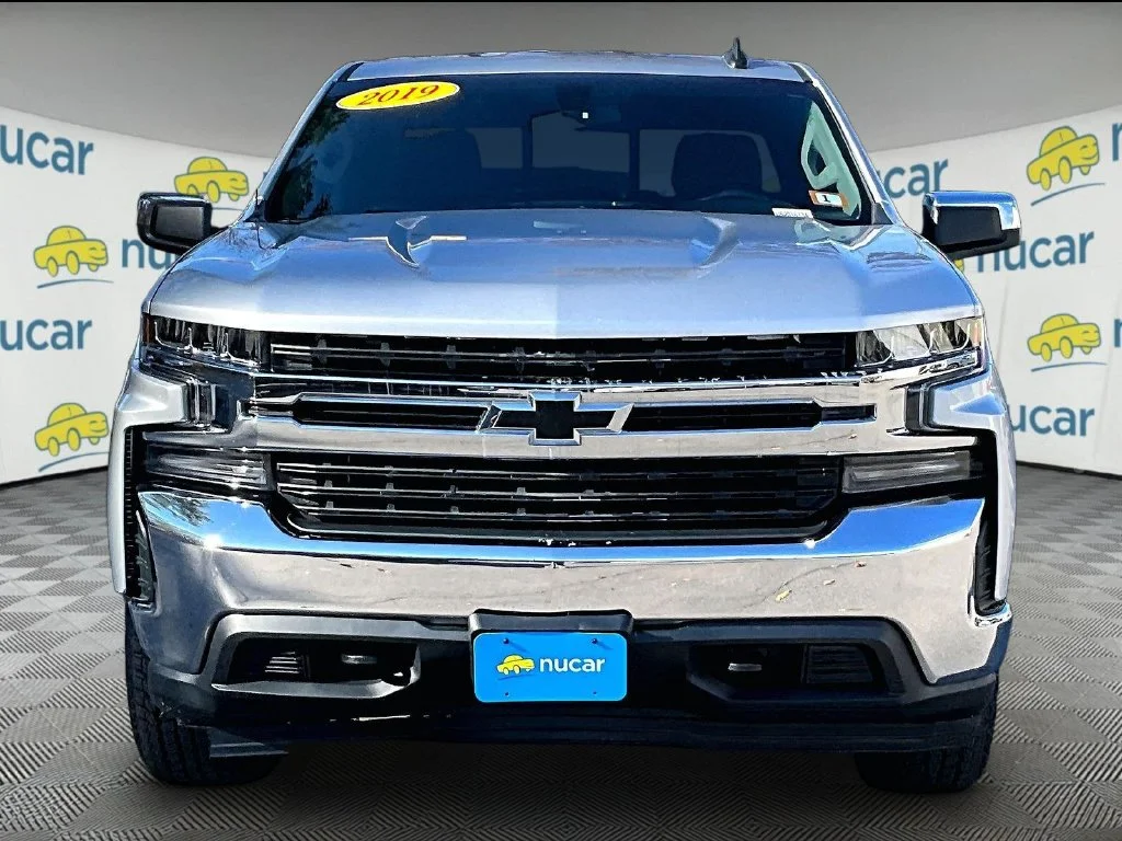 Used 2019 Silver Ice Metallic Chevrolet LT image 2