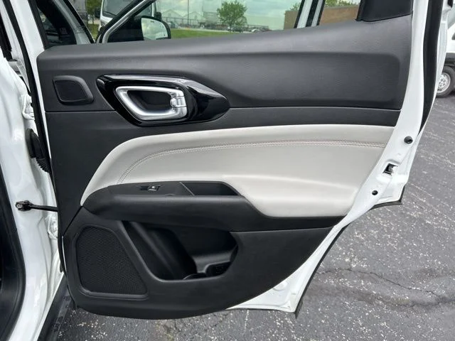 Used 2024 White Jeep Limited image 24