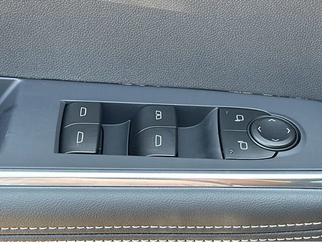 2025 GMC Acadia Elevation - Photo 30