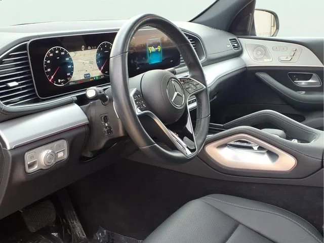 Used 2025  Mercedes-Benz GLS 450 image 8
