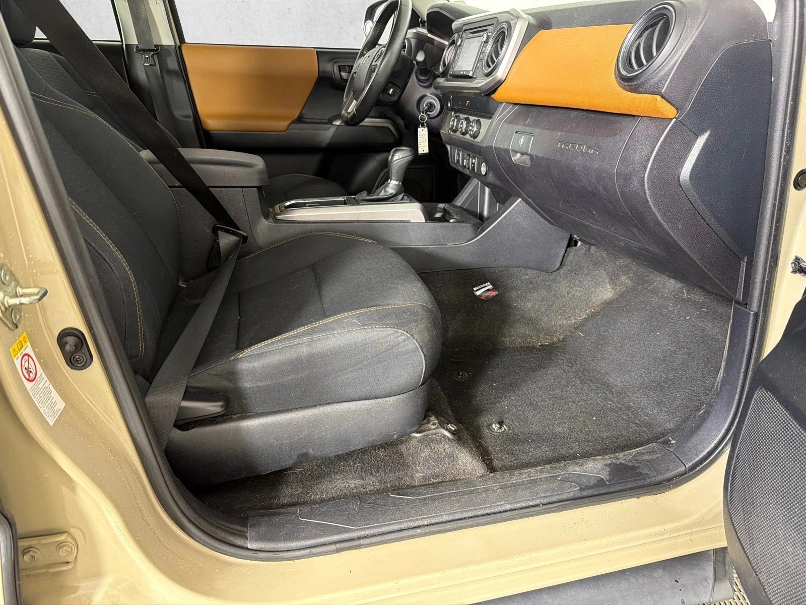 Used 2019 Quicksand Toyota SR5 image 13