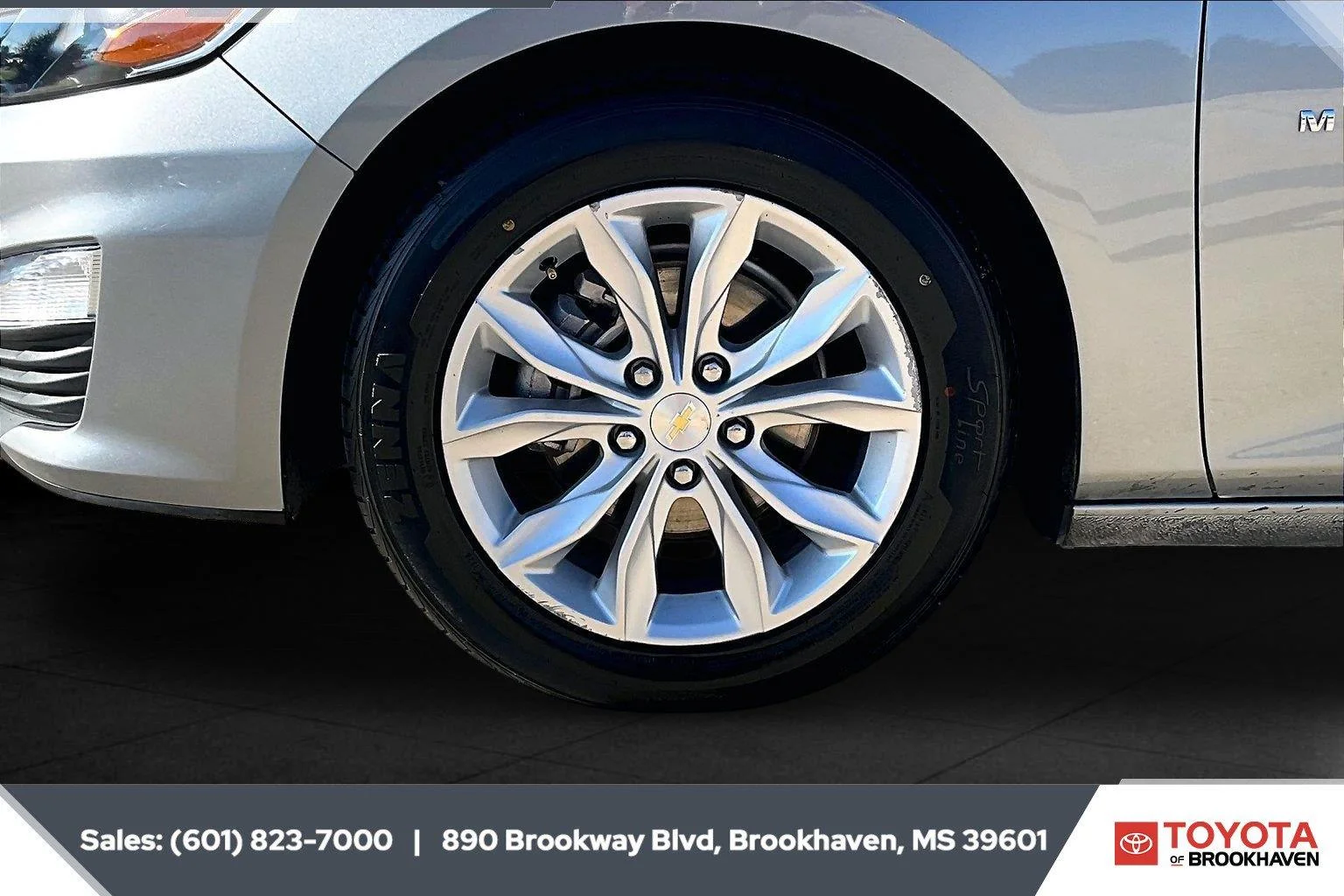 Used 2025 Sterling Gray Metallic Chevrolet LT image 7