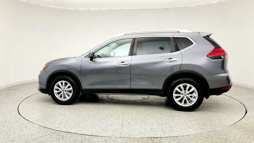 Used 2017 Gun Metallic Nissan 2017.5 AWD SV w/ SV Premium Package & Navigation image 8