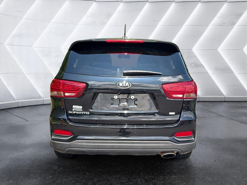 Used 2019 Black Kia L image 4