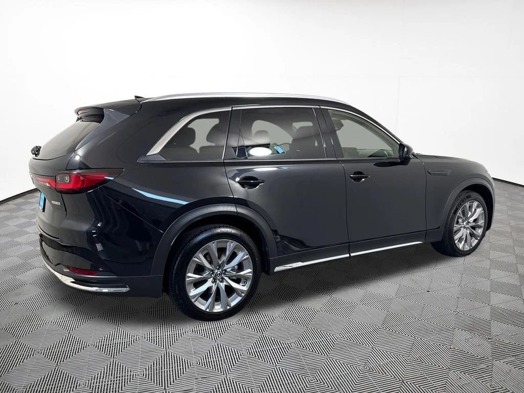 Used 2024 Black Mazda 3.3 Turbo Premium image 9