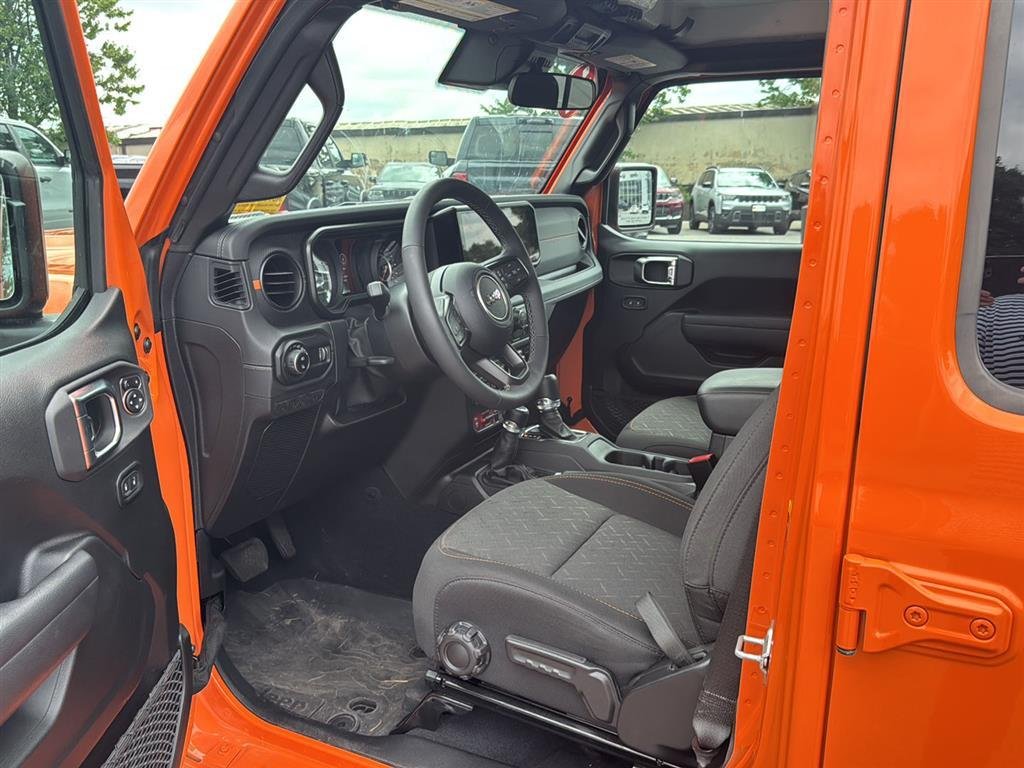 Used 2025 Joose Jeep Mojave image 12