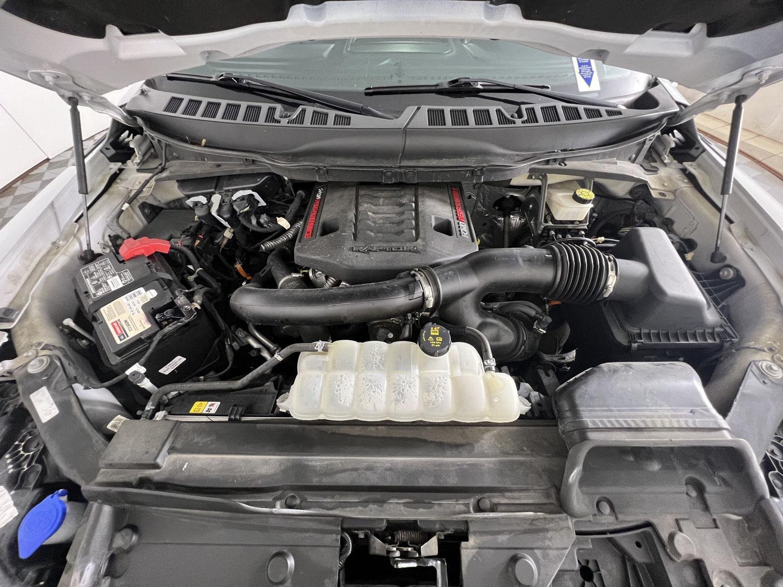 Used 2023 Avalanche Gray Ford Raptor image 24