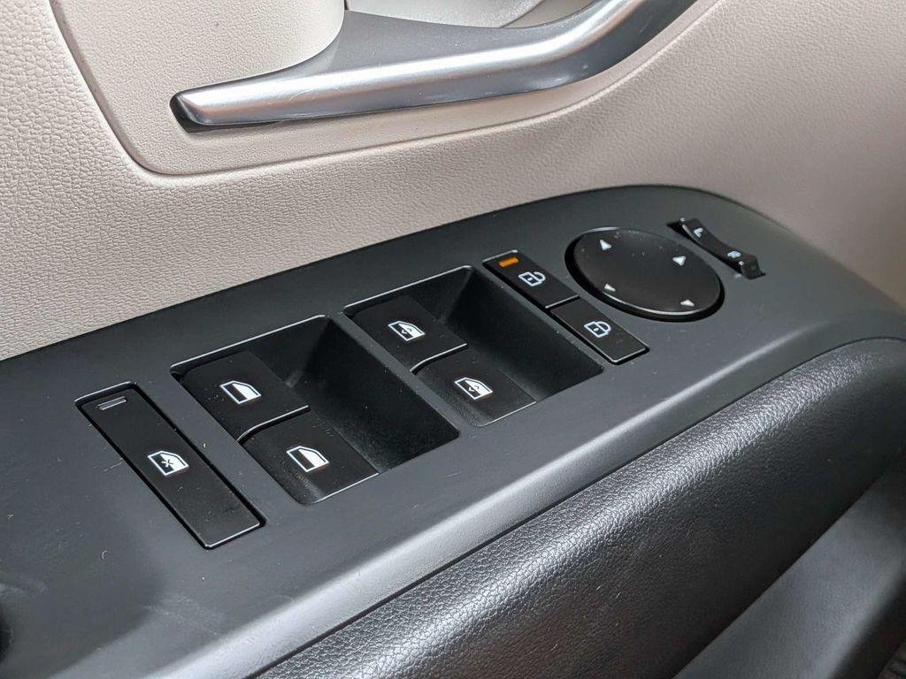 New 2025 Gray Hyundai SEL AWD image 26