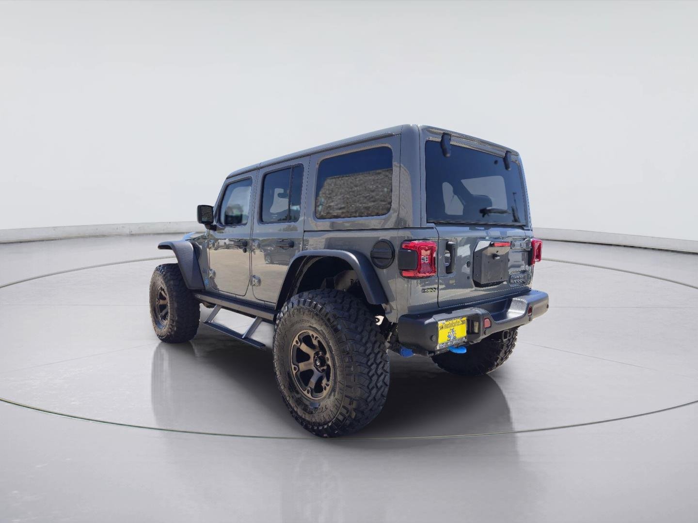 Used 2023 Sting-Gray Clearcoat Jeep Rubicon image 3