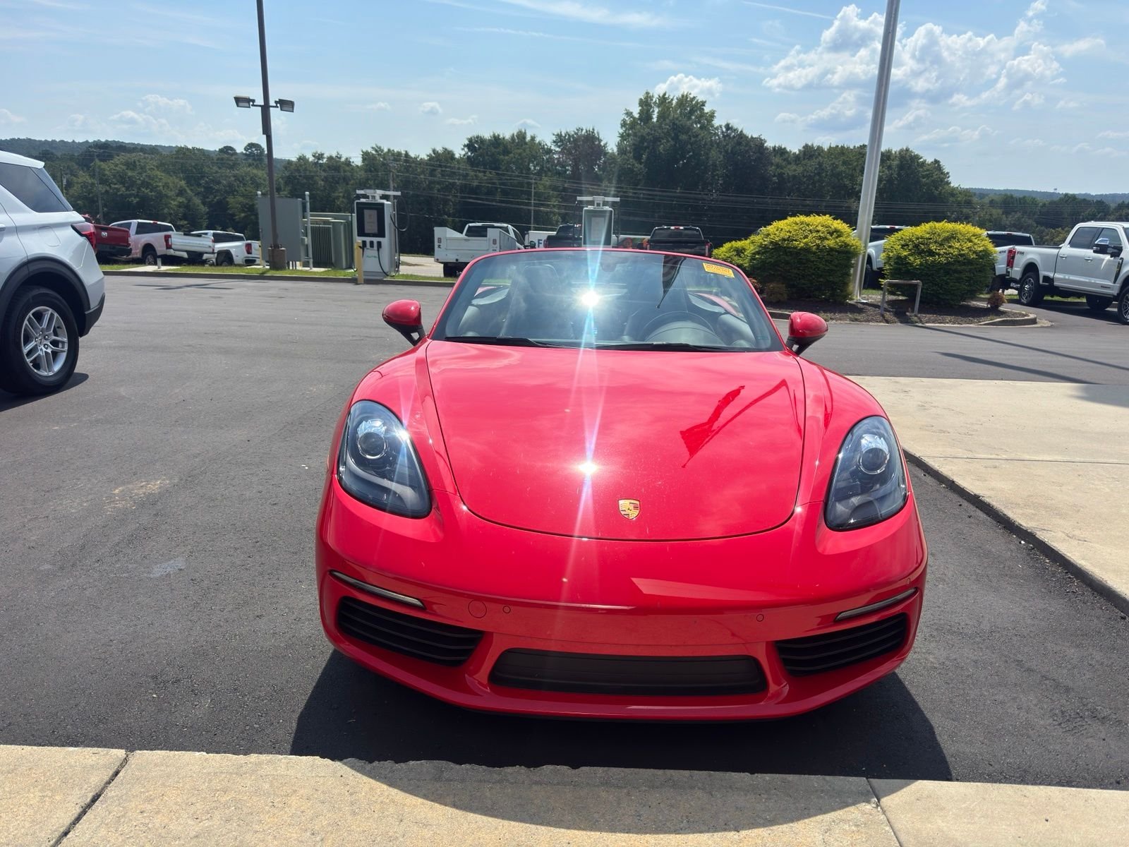 Used 2019  Porsche Base image 2