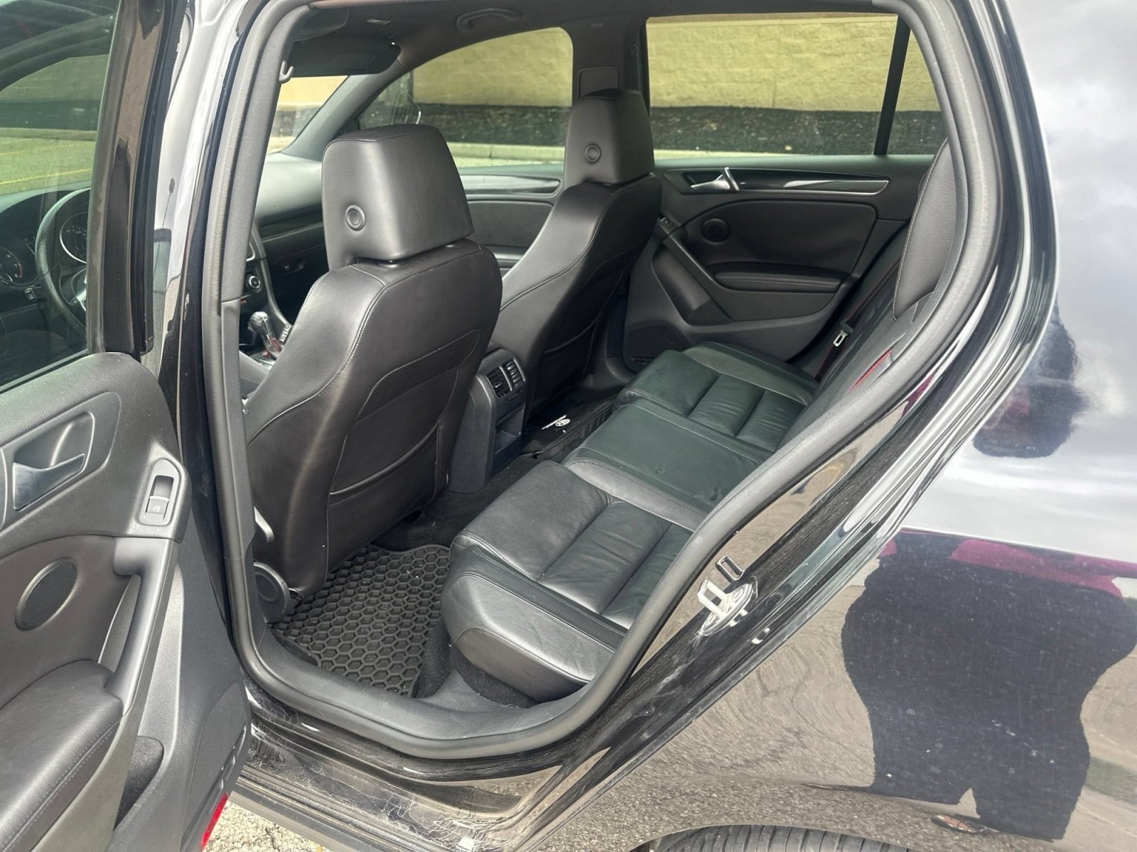 Used 2014 Deep Black Pearl Volkswagen Driver