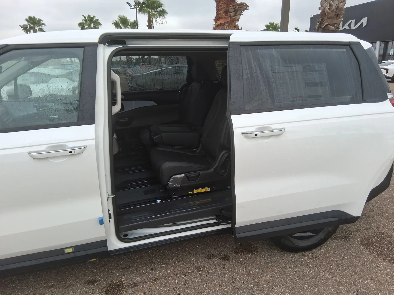 New 2026 White Kia LXS image 16