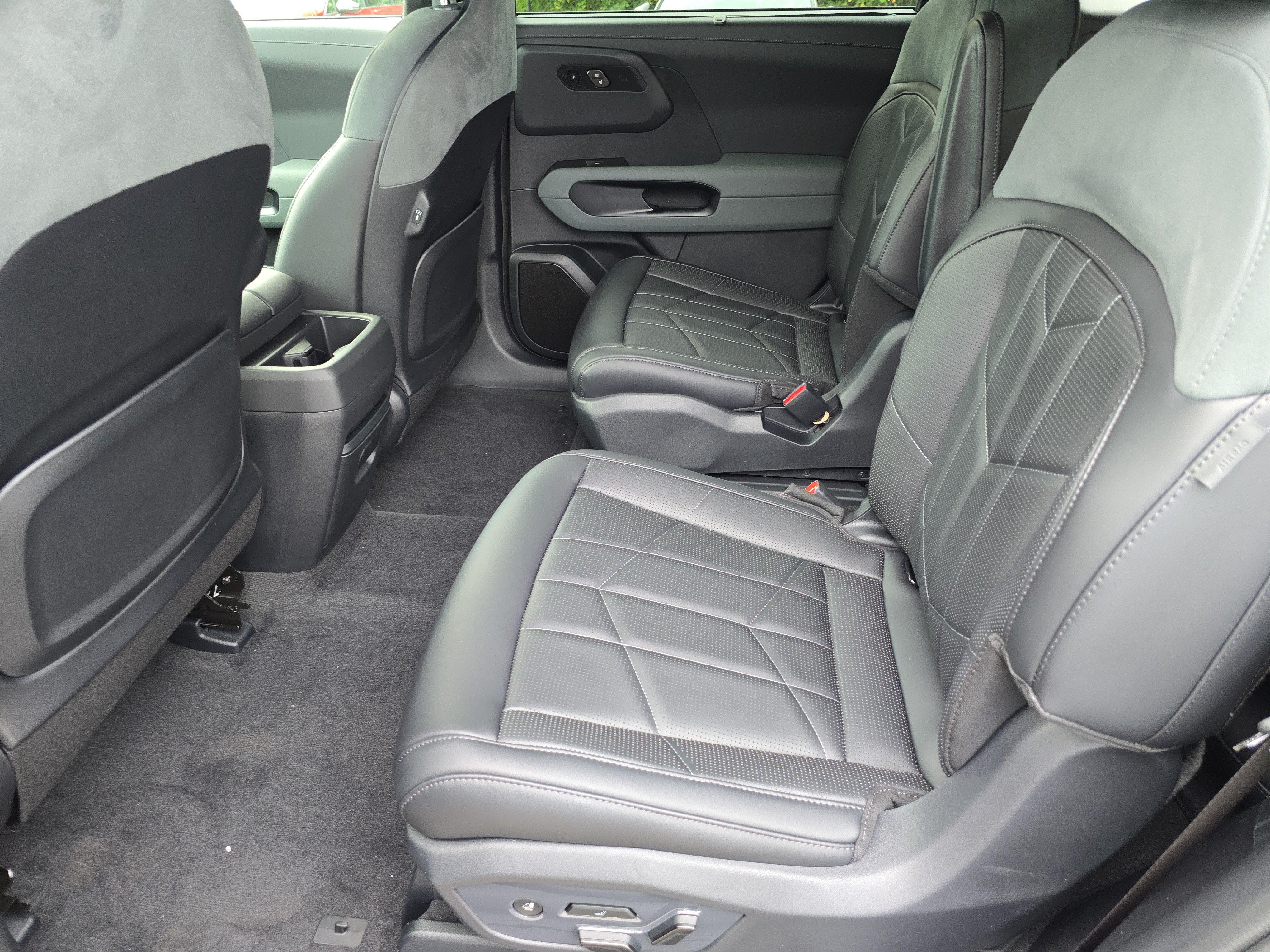 New 2027 Ebony Black Kia X-LINE SX PRESTIGE image 17