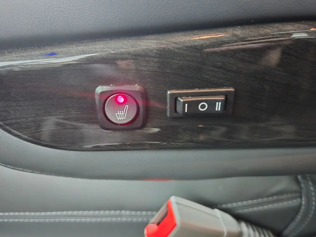 2023 GMC Savana Cargo Work Van - Photo 25