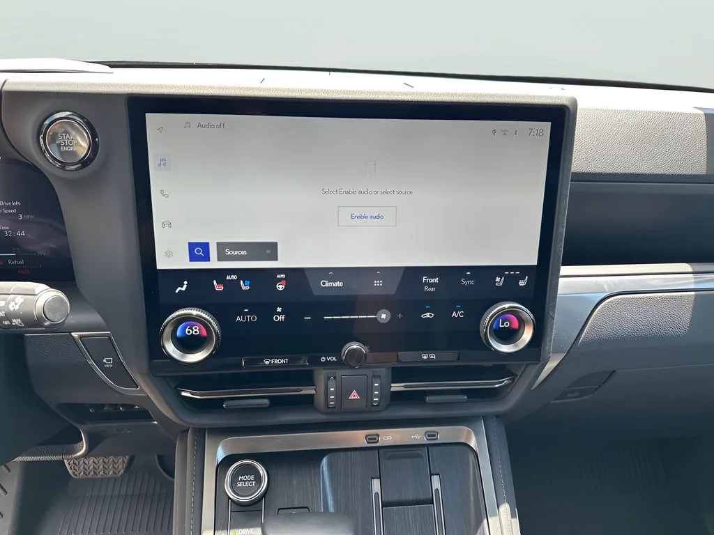 Used 2024  Lexus GX 550 Luxury image 31