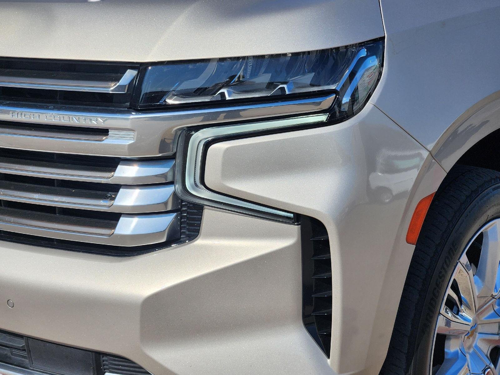 Used 2021 EMPIRE BEIGE METALLIC Chevrolet High Country image 8