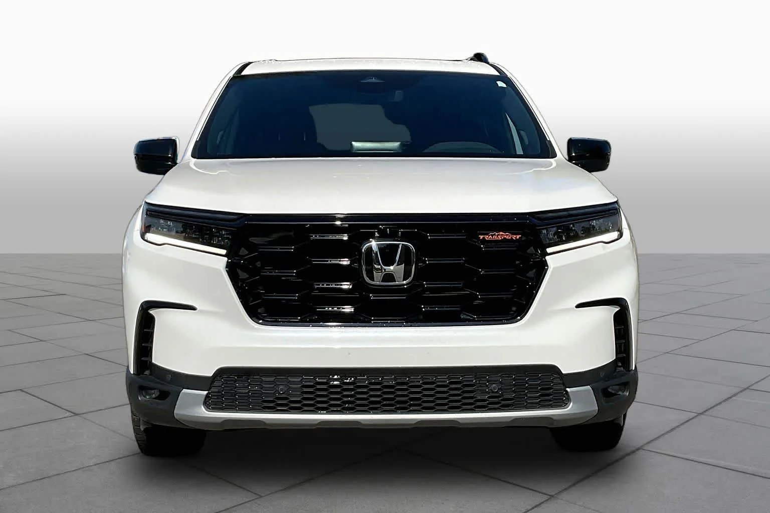 Used 2025 Platinum White Pearl Honda TrailSport image 4