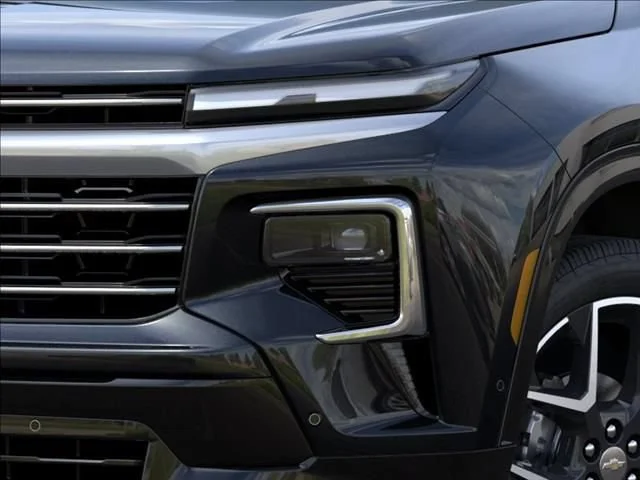 New 2026 Mosaic Black Metallic Chevrolet High Country image 10