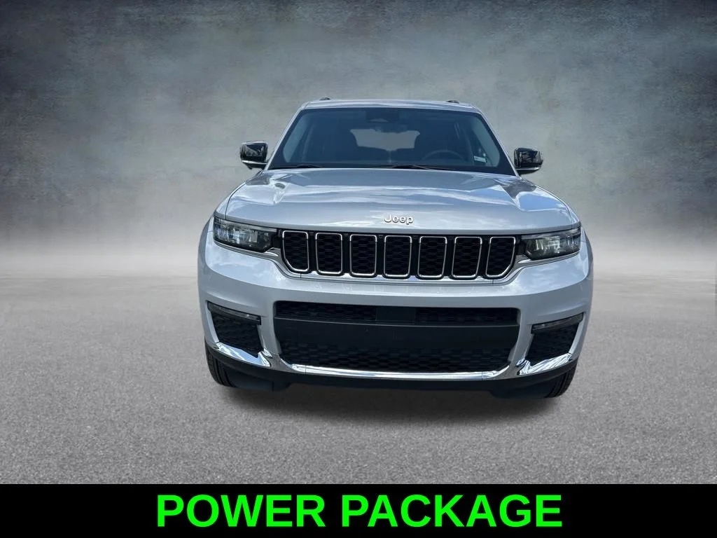 Used 2024 Silver Jeep Limited image 9