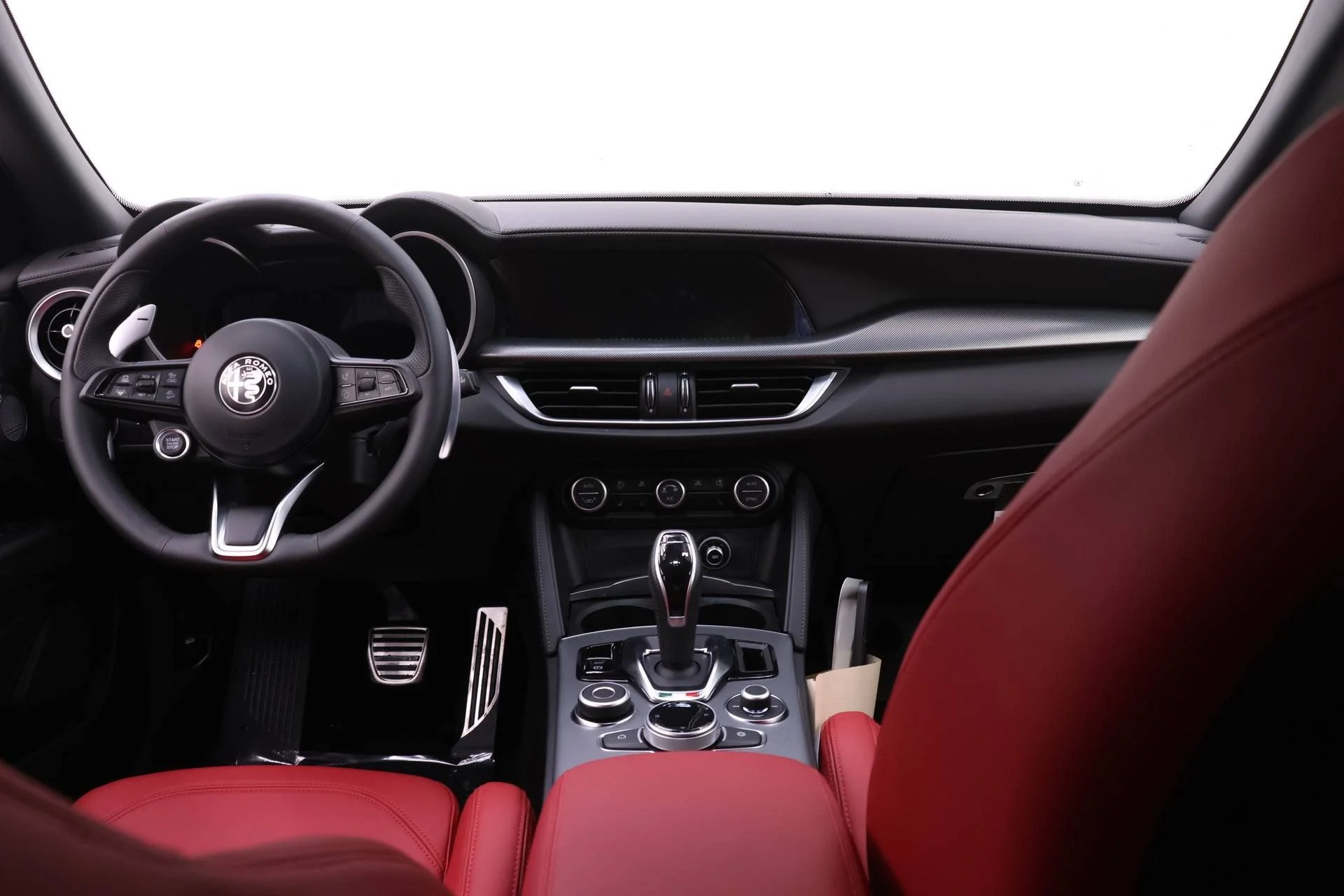New 2026 Alfa Rosso (Red) Exterior Paint Alfa Romeo Base image 8