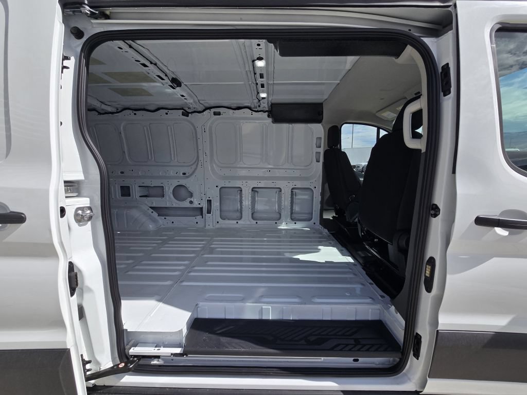 New 2026 Oxford White Ford Base image 28