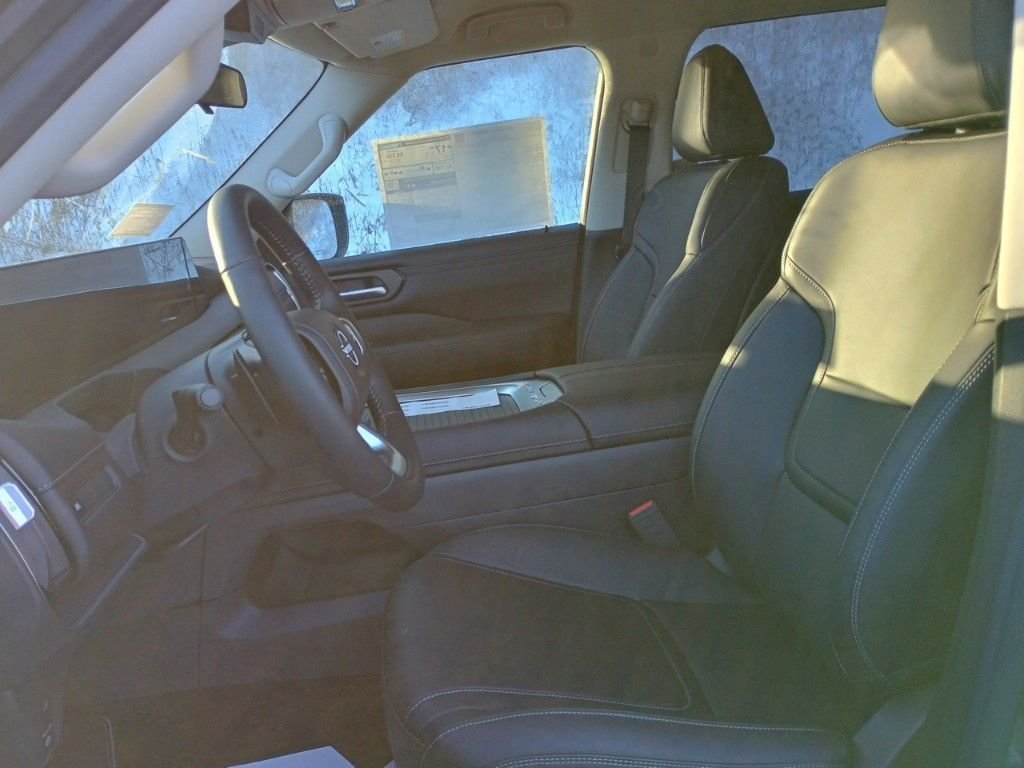 2025 Nissan Armada SV - Photo 10