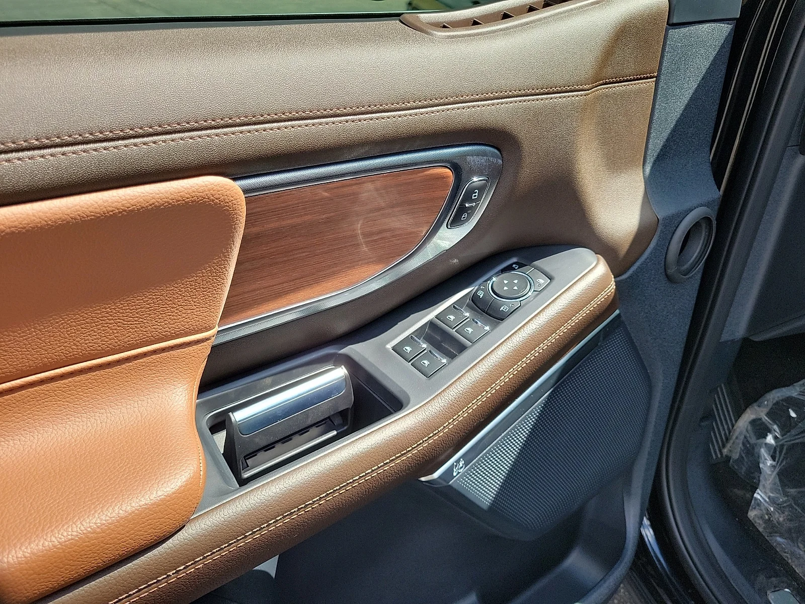 New 2026 Agate Black Metallic Ford King Ranch&reg; image 11