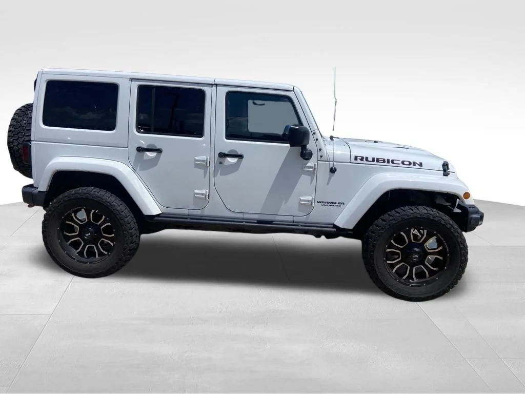 Used 2017 White Jeep Unlimited Rubicon image 11