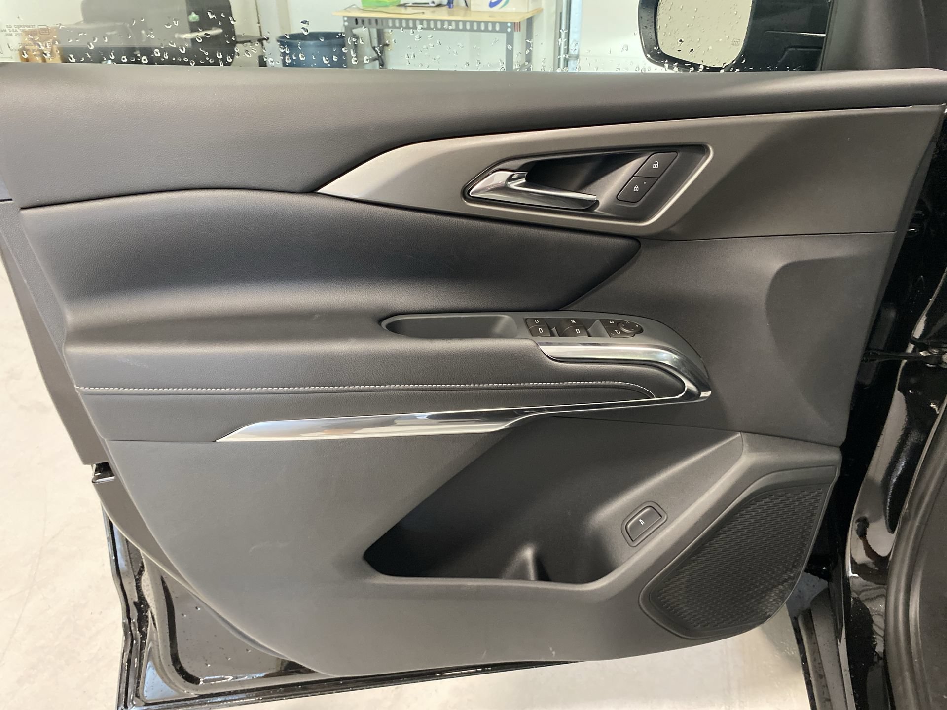 2027 Chevrolet Traverse LT - Photo 22