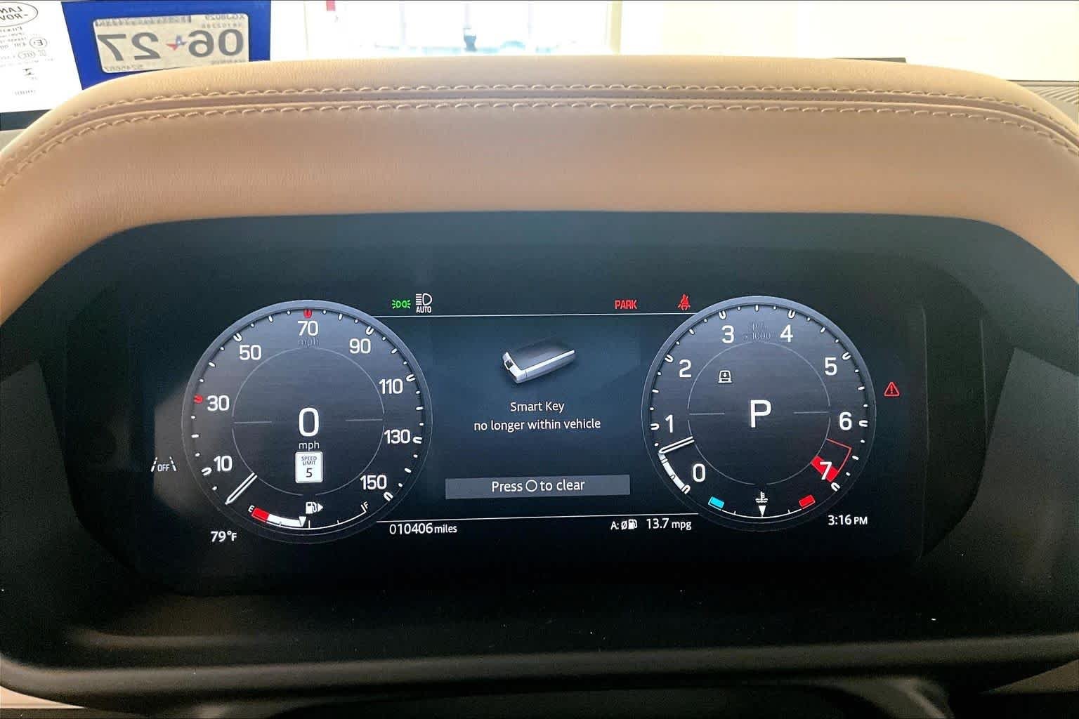 Used 2025 Fuji White Land Rover X-Dynamic SE image 24
