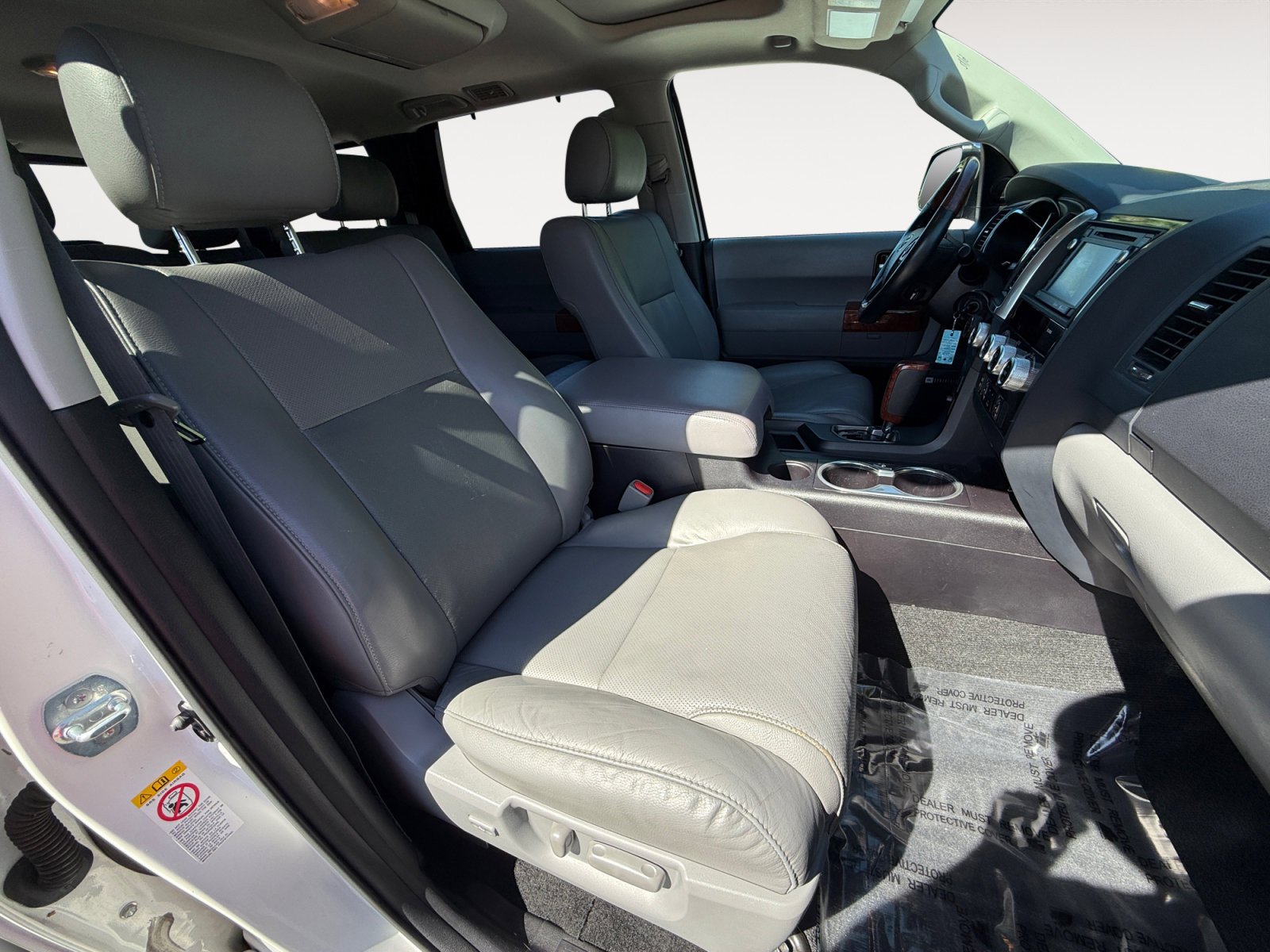 Used 2018 Blizzard Pearl Toyota Platinum image 19