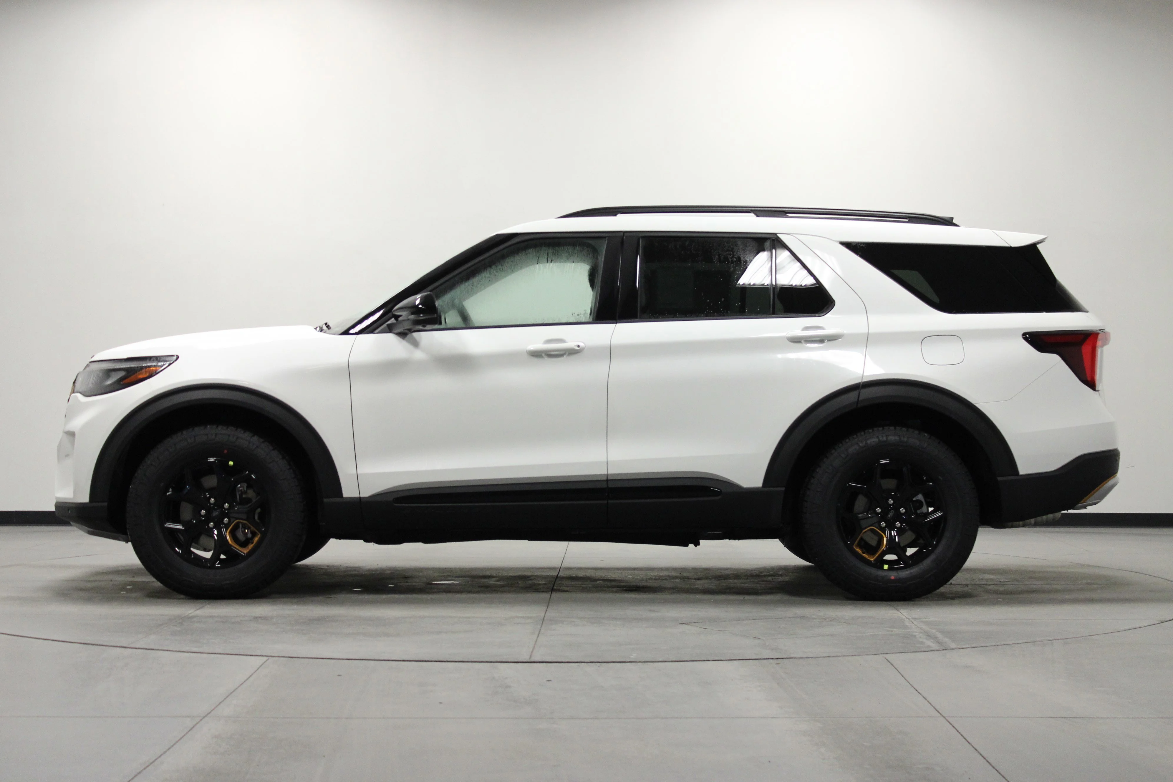 New 2026 Star White Metallic Tri-Coat Ford Tremor® image 7