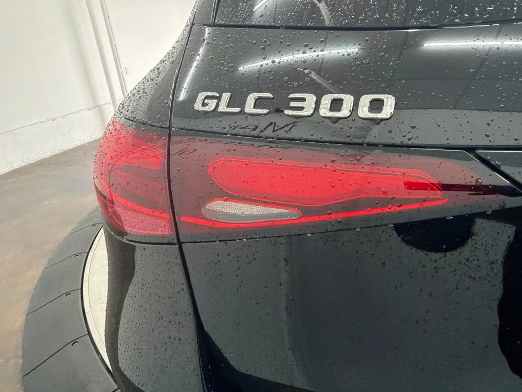 New 2027 Black Mercedes-Benz GLC 300 image 11