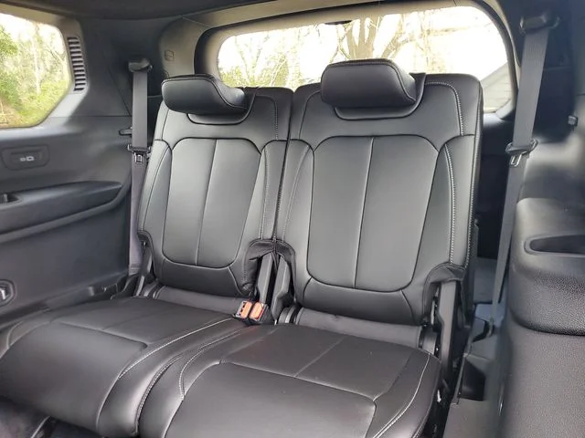 New 2026 Velvet Red Pearl-Coat Exterior Paint Jeep Limited image 8