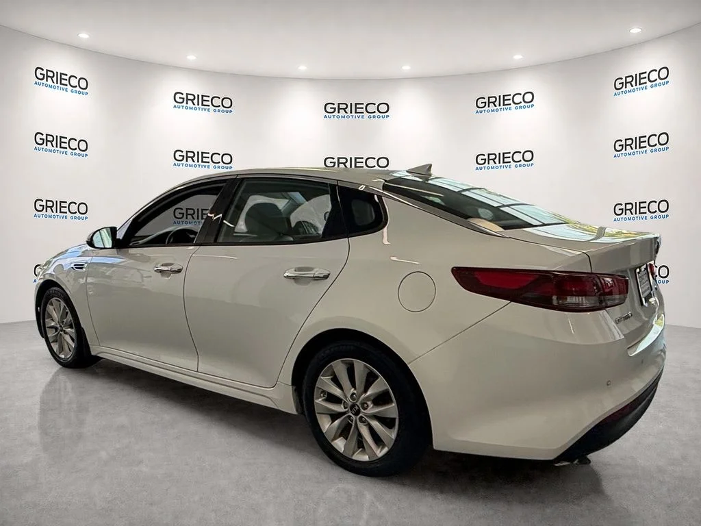 Used 2018 White Kia EX image 5