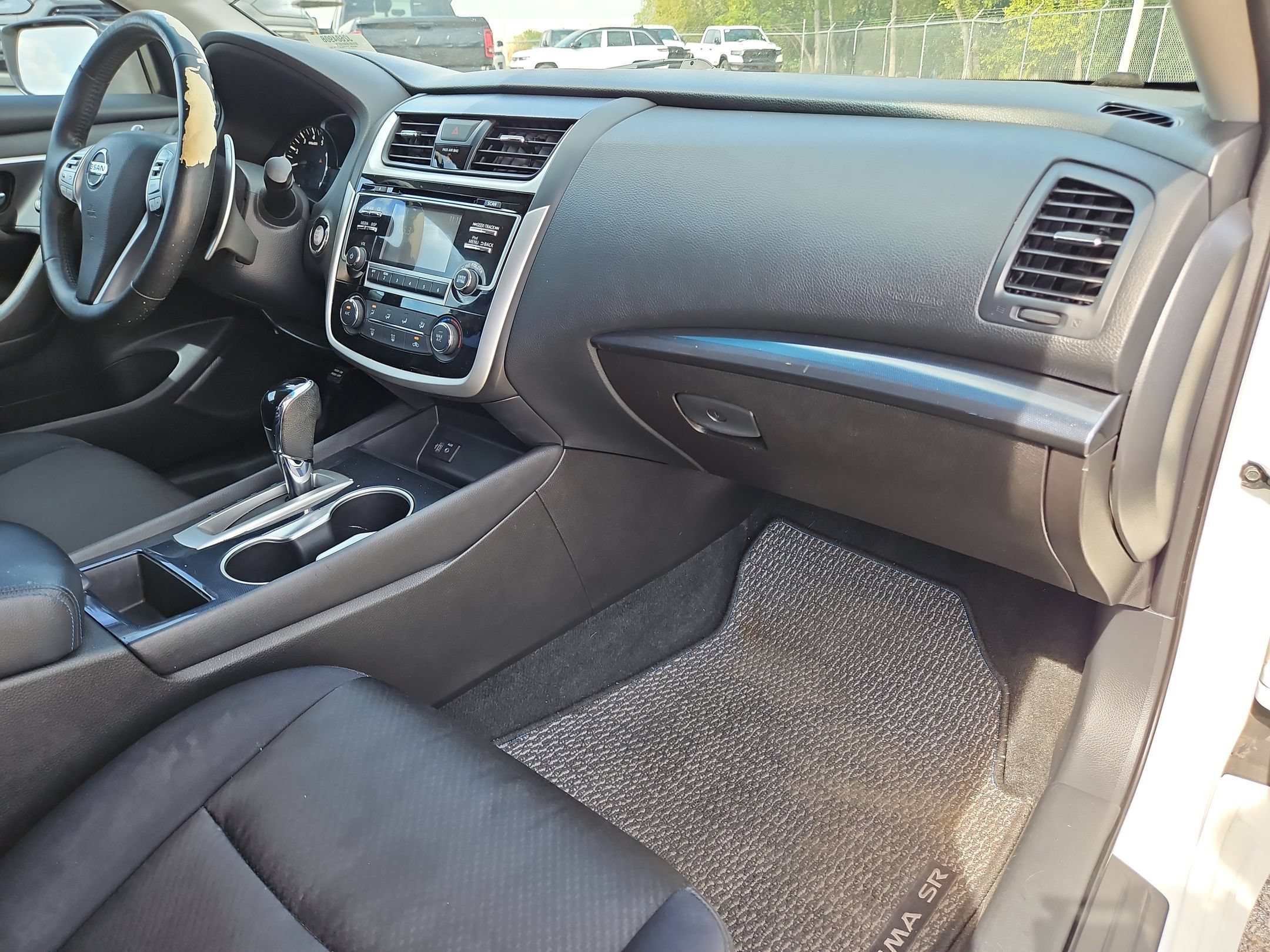 Used 2018 Pearl White Nissan 2.5 SR image 28