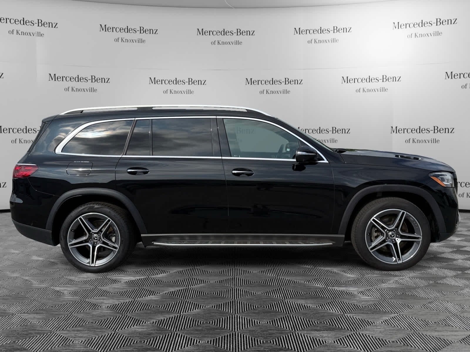 Certified Used 2025 Obsidian Black Metallic Mercedes-Benz GLS 450 image 6