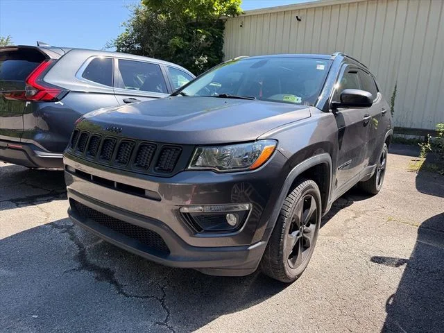 Used 2019 Crystal Metallic Jeep Latitude image 3