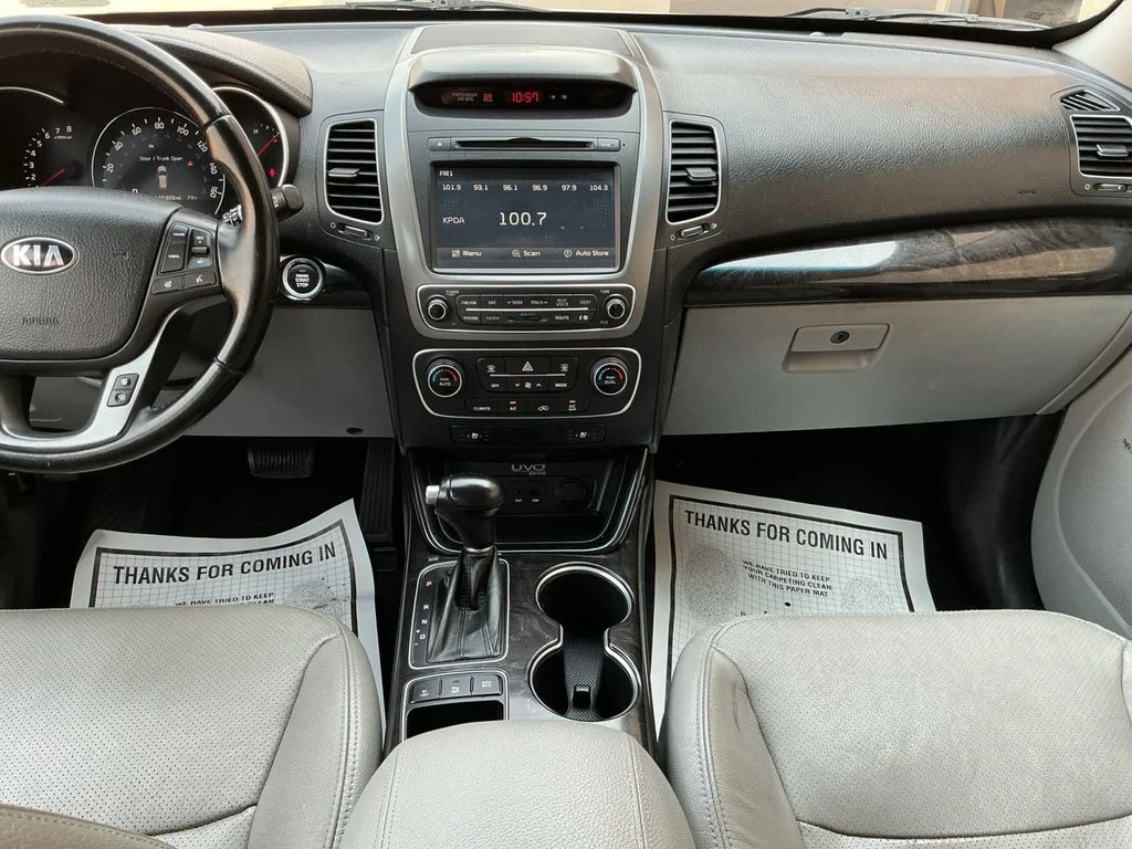 Used 2014 Silver Kia SX image 21